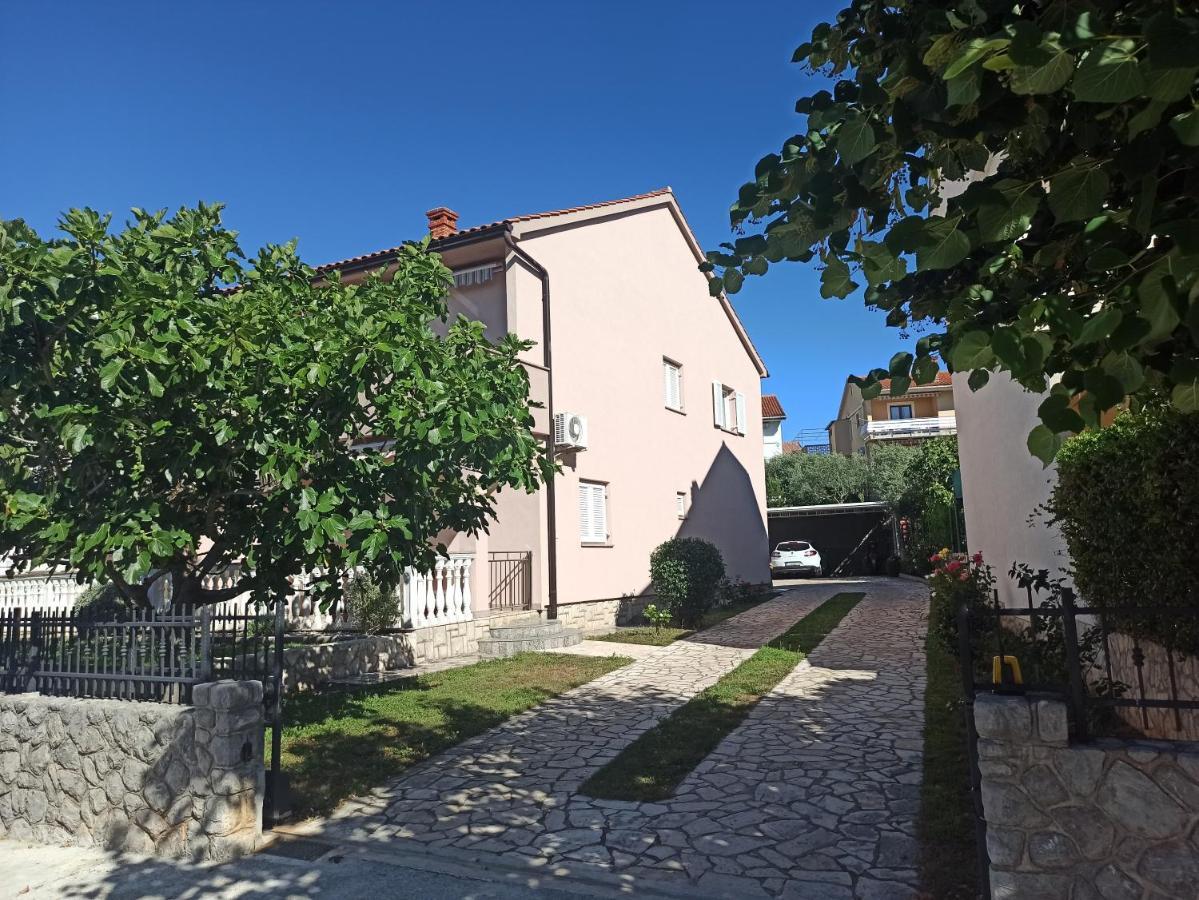 Apartmani Vesna Krk Town Exterior foto